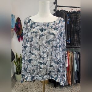 RW&CO Women's Blue and Gray Patterned Top